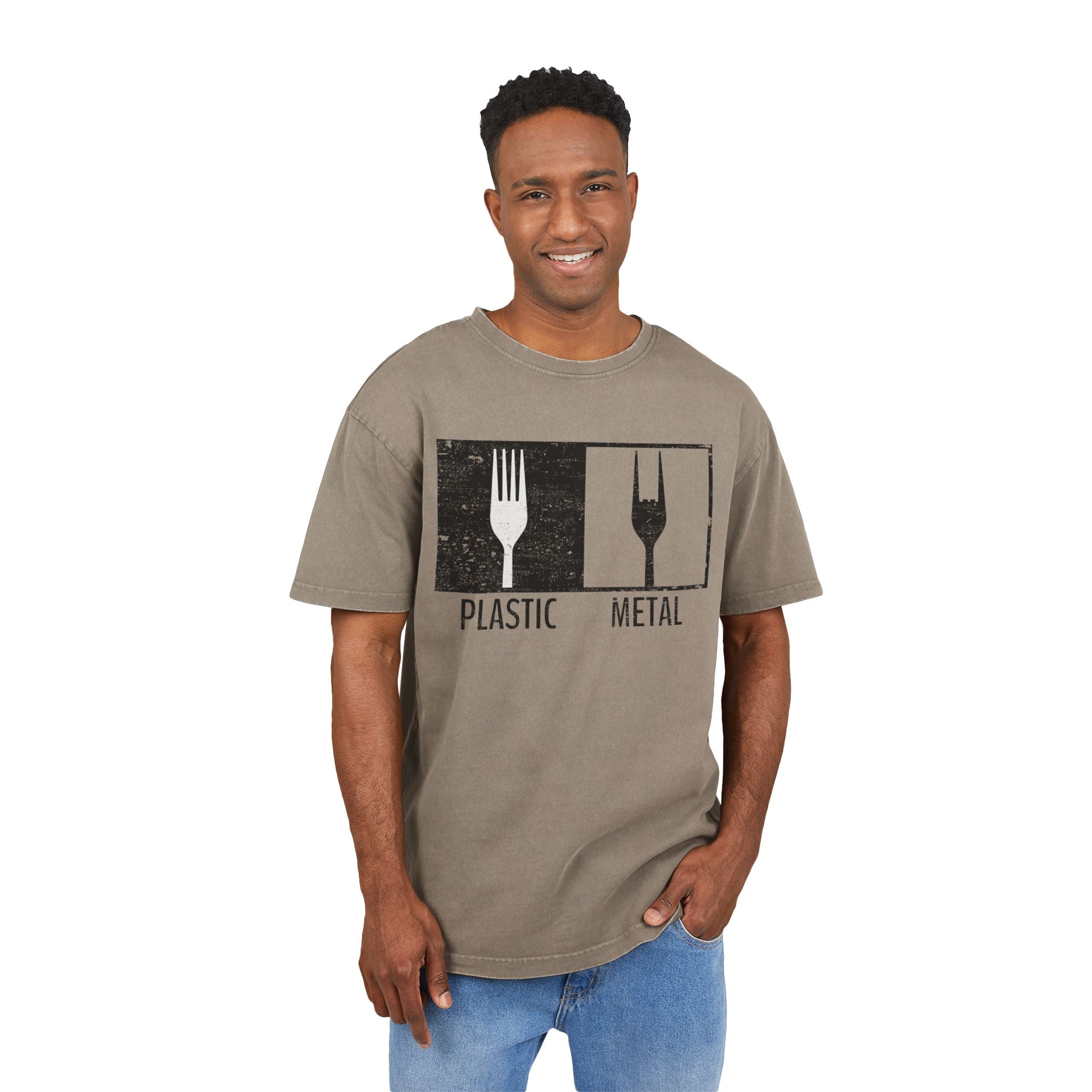 Plastic Metal Rock T-Shirt Heavy Oversized | Lustiges Heavy Metal Gabel Grafik Tee, Rocker Musik Geschenk, Vintage Acid Wash Asphalt