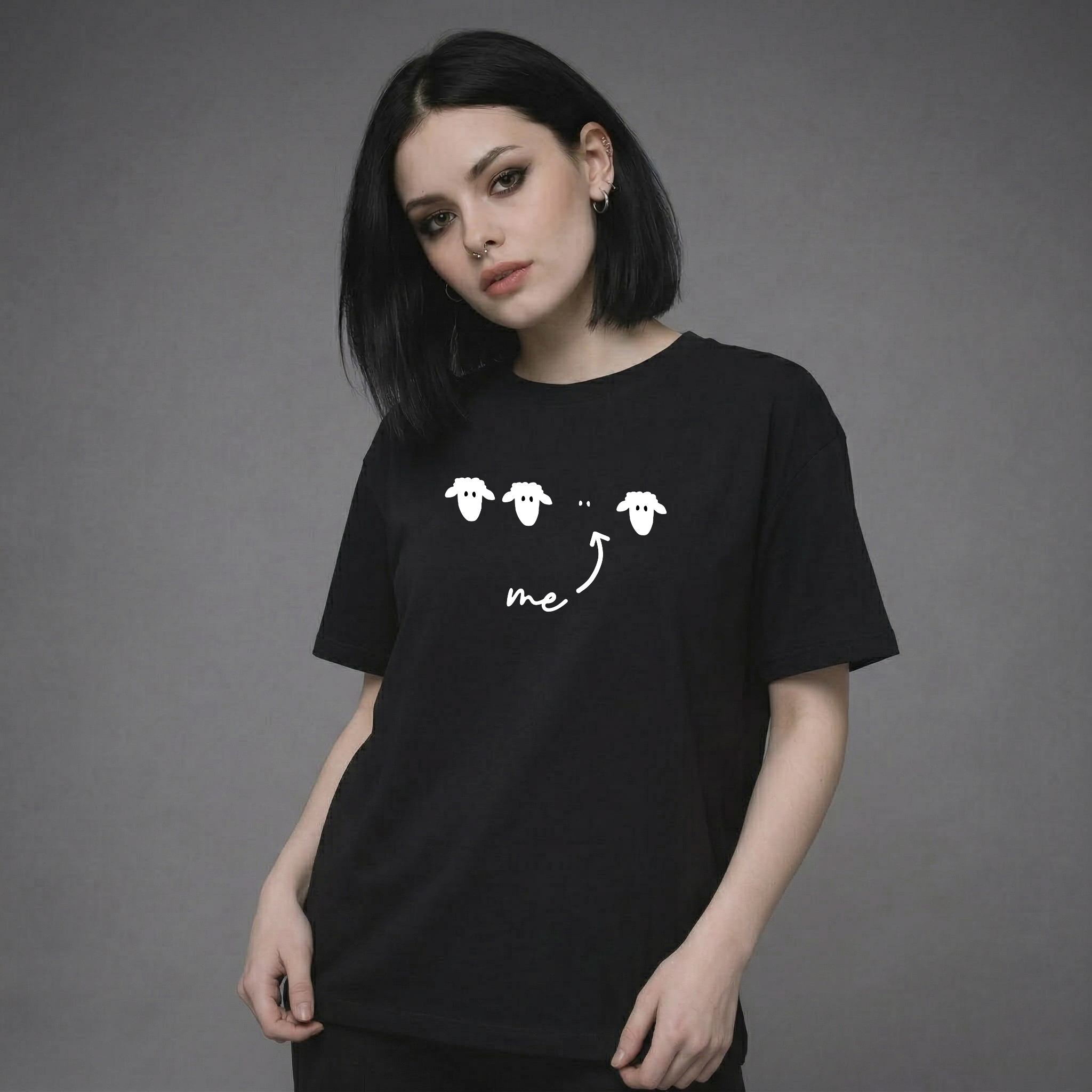 "Yo" – La oveja negra | Camiseta de declaración divertida y minimalista