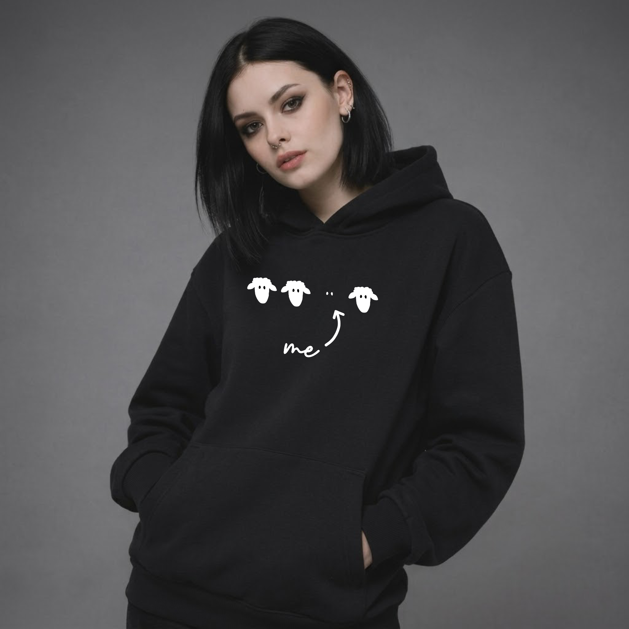 "Yo" – La oveja negra sudadera con capucha | Sudadera con capucha minimalista con humor