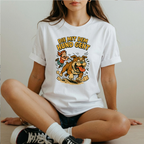 "Die mit dem Hund geht" Lustiges Hunde-T-Shirt – Witziges Comic-Design für Gassi-Runden & Hundebesitzerinnen