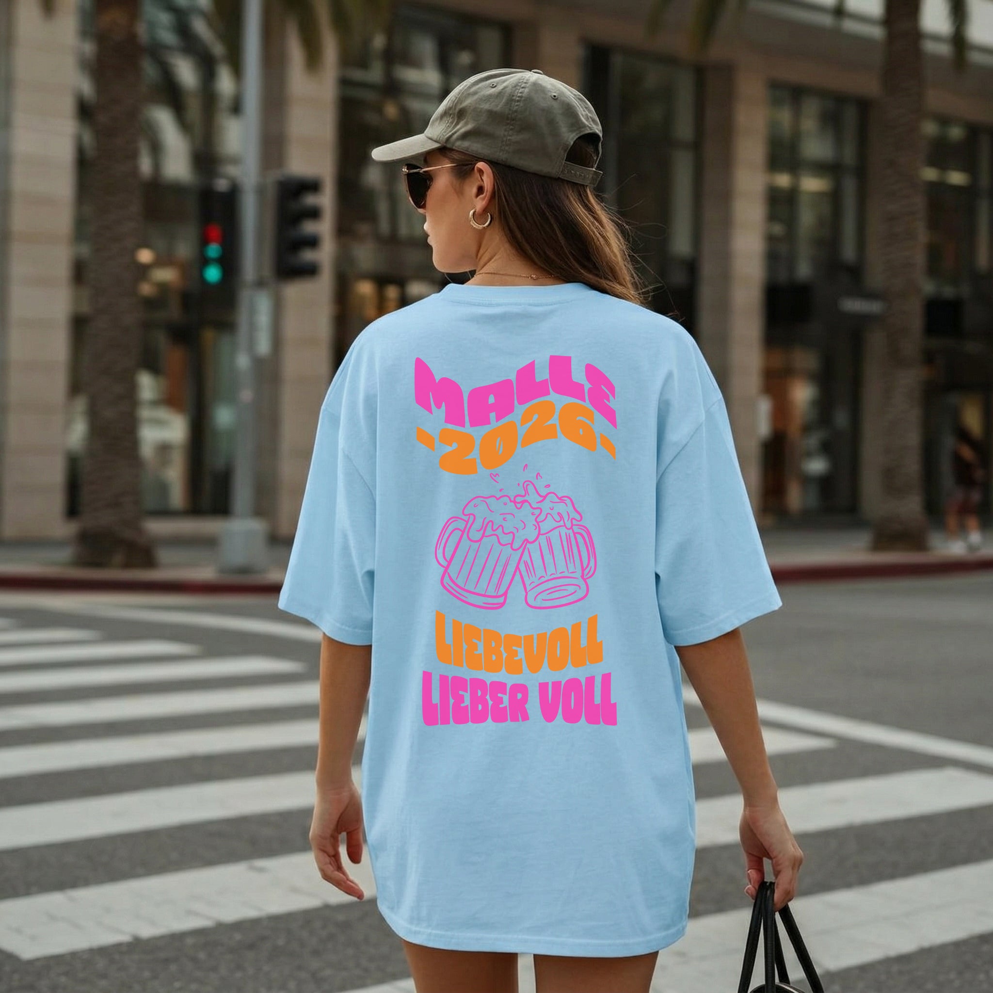 "Malle 2026" Damen Partyshirt – "Liebevoll lieber voll" T-Shirt für den Mallorca Urlaub – Lässiges Gruppen-Outfit