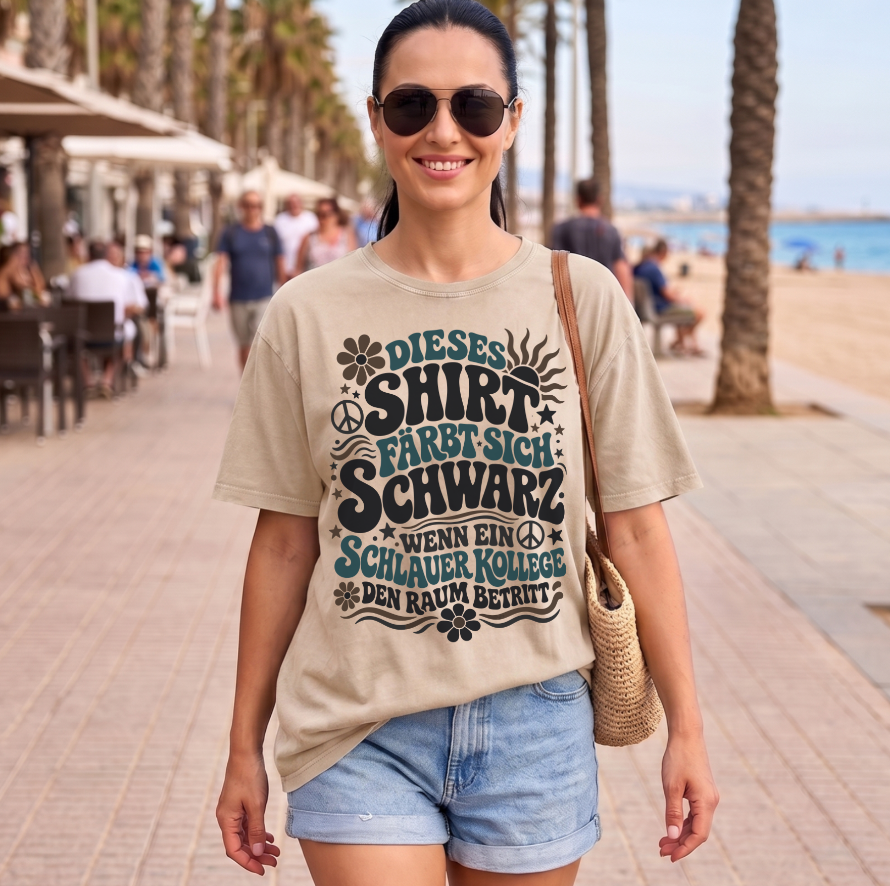 "Dieses Shirt färbt sich schwarz..." Oversized Damen T-Shirt – Retro 70s Büro Funshirt mit Spruch für Kolleginnen & Job – Washed Grau / Stone