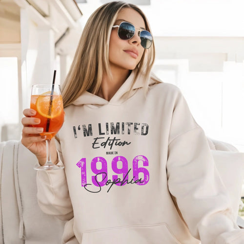 Limited Edition 1996 – Personalisiertes Geburtstags Hoodie, Sweatshirt oder Shirt – Jahrgang Geschenk für Frauen - pure|custom.