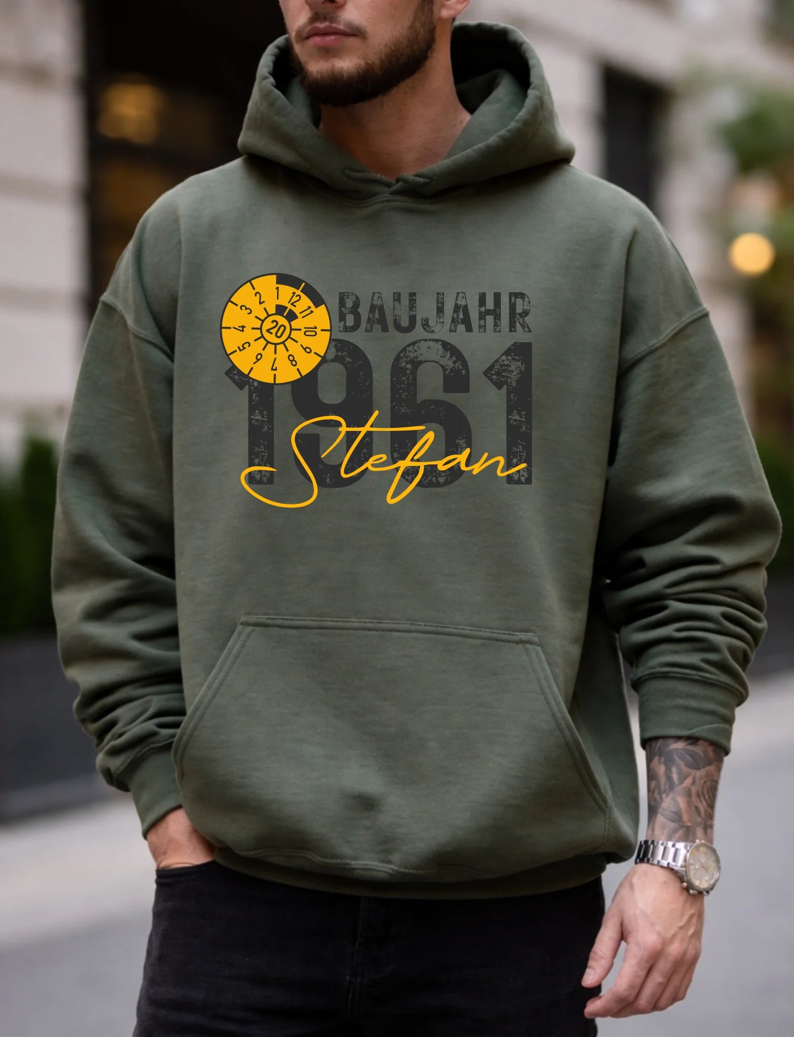 18. Geburtstag Geschenk Mann – Baujahr 2008 personalisiert mit Name, Mechaniker TÜV Plakette, T-Shirt Hoodie Sweatshirt - pure|custom.