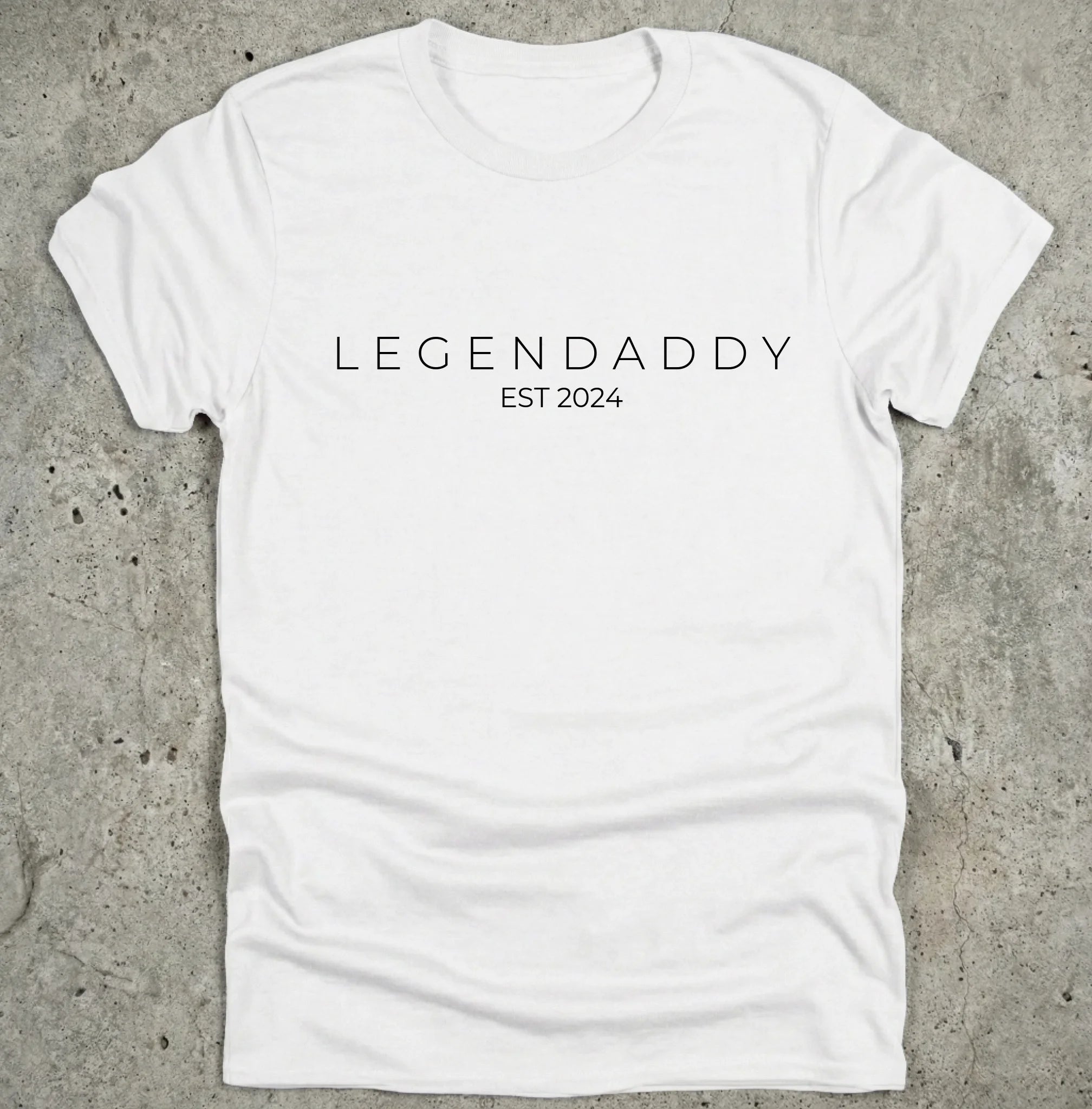 Personalisierbares „LEGENDADDY“ T-Shirt – Das ultimative Geschenk für (werdende) Väter | Wunschjahr Est. [Dein Jahr] - pure|custom.