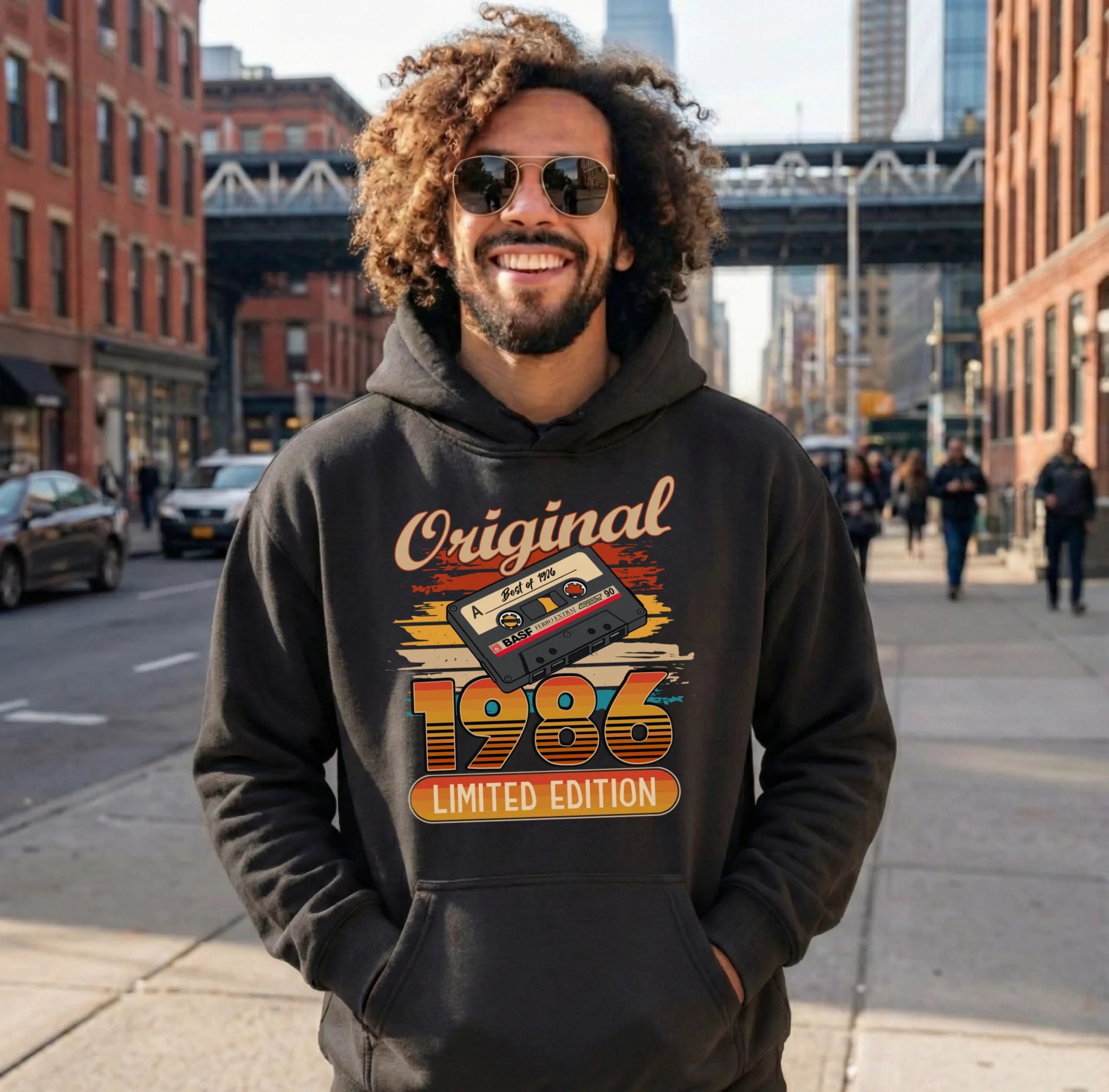70. Geburtstag Geschenk 1956 Personalisiert Name Vintage Kassette T-Shirt Hoodie Sweatshirt Männer Frauen Original Limited Edition 70 Jahre - pure|custom.