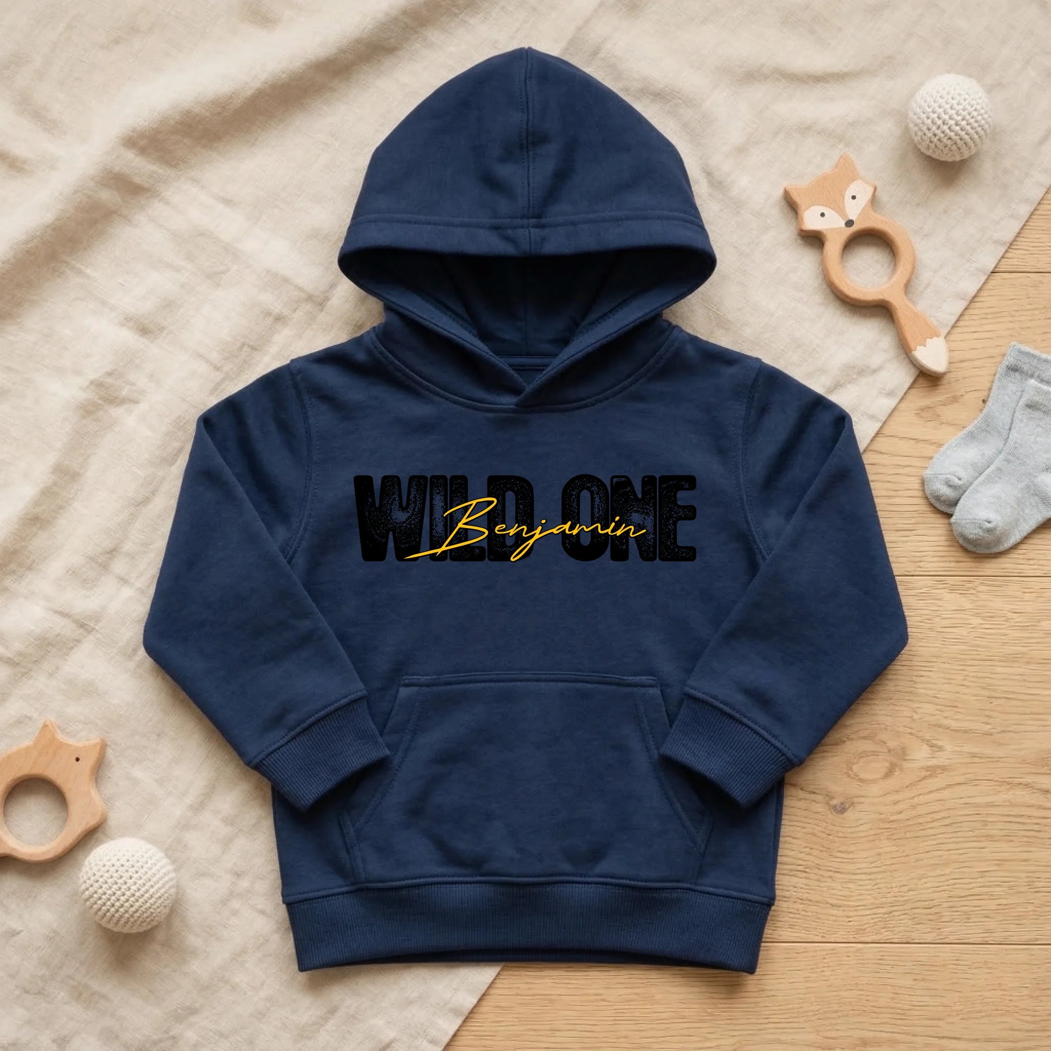 Wild One – Personalisierter Kinder - Hoodie für kleine Abenteurer - pure|custom.