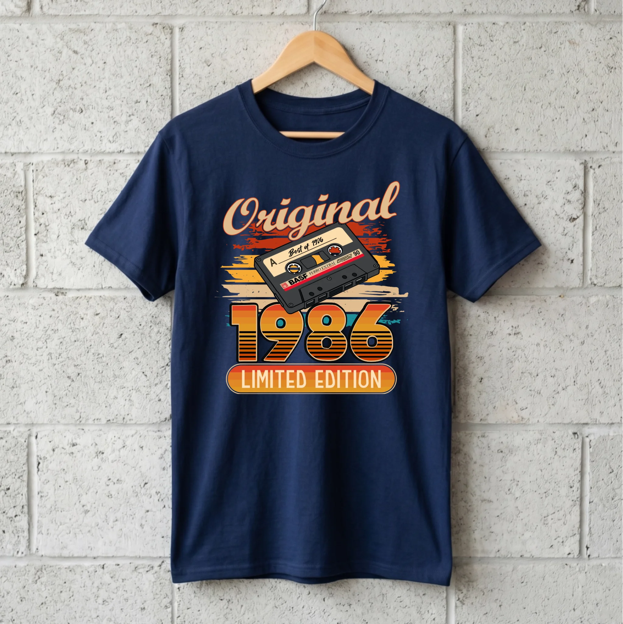 T-Shirt navy hängend 3