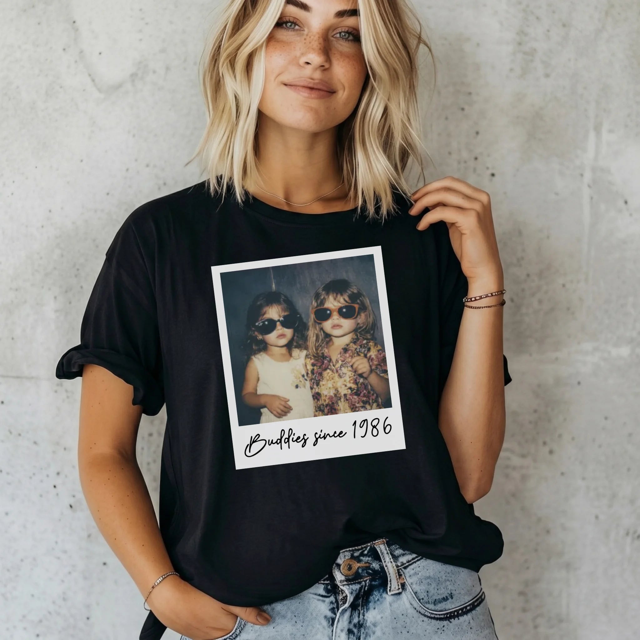 Shirt Mockup Schwarz Frau 3