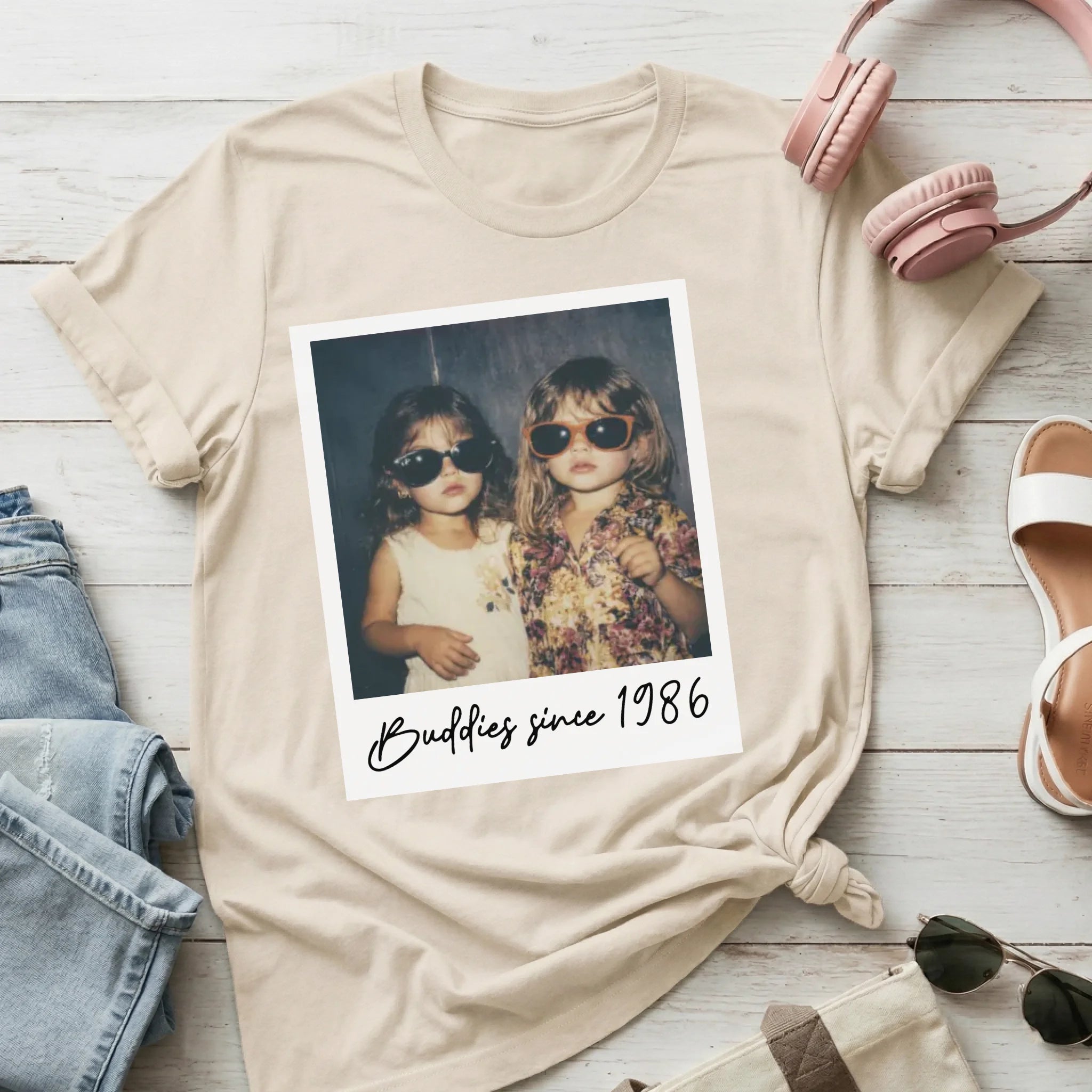Shirt Mockup liegend Flach Sand