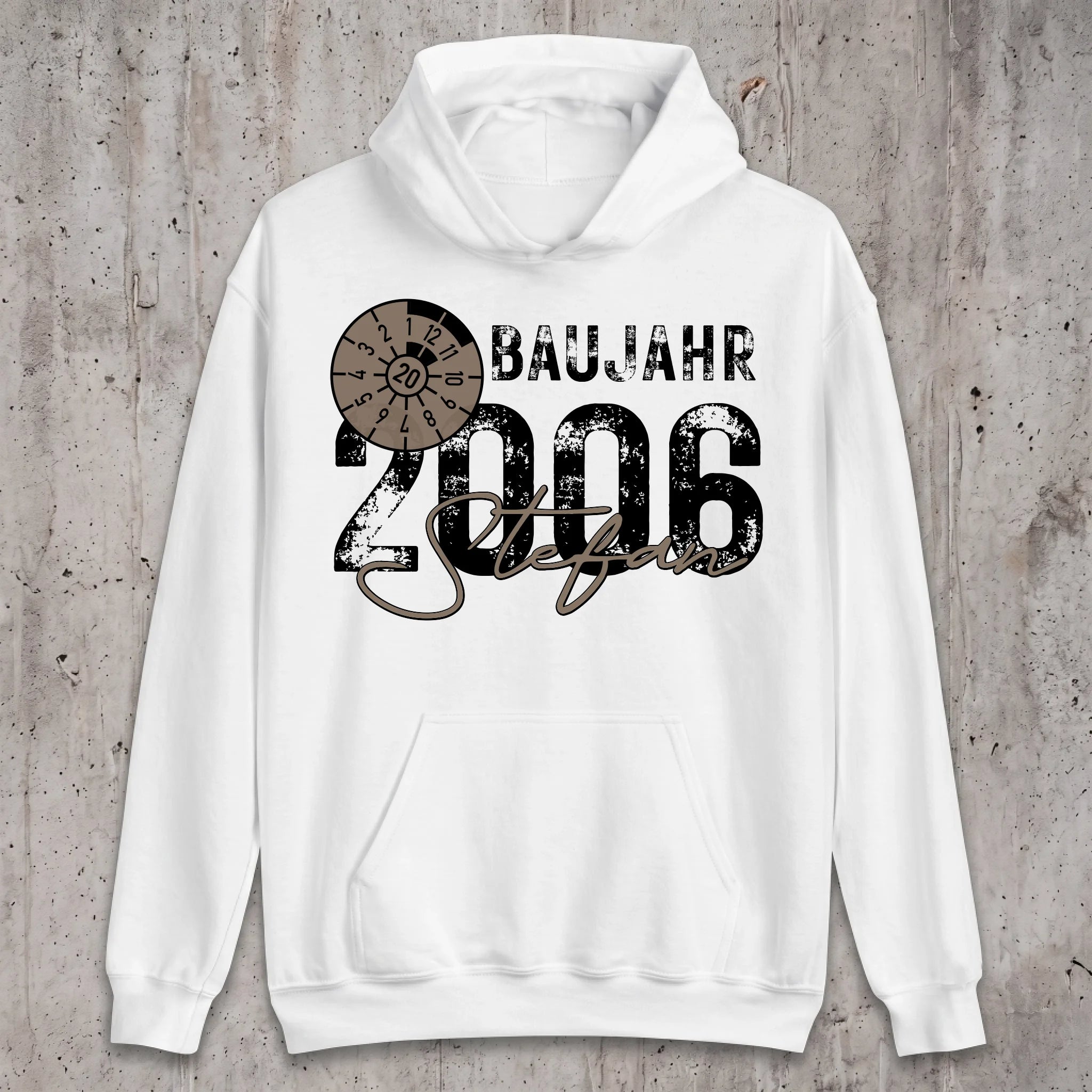 Hoodie hanging Mockup Weiss