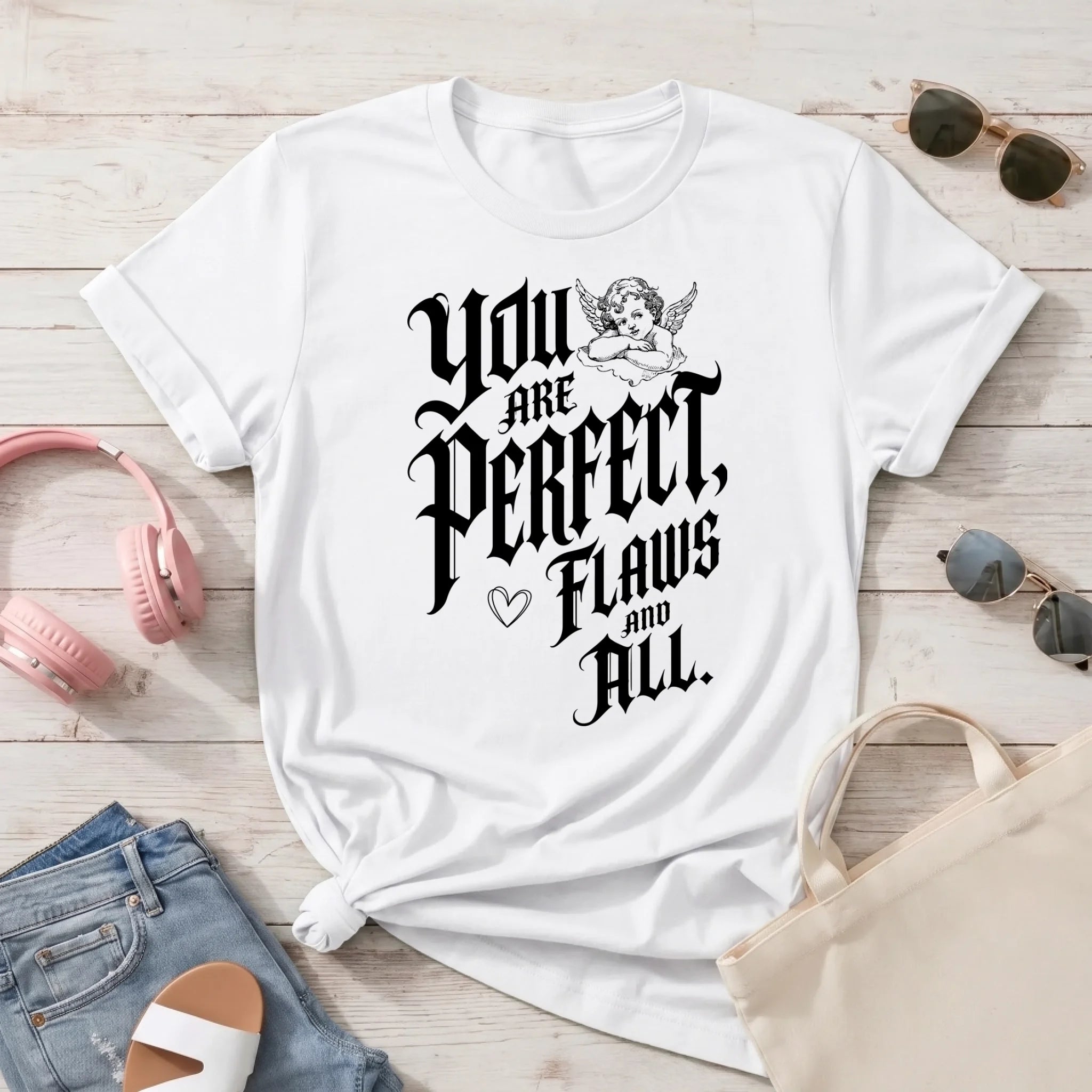 T-Shirt Flat Lay Weiß Mockup