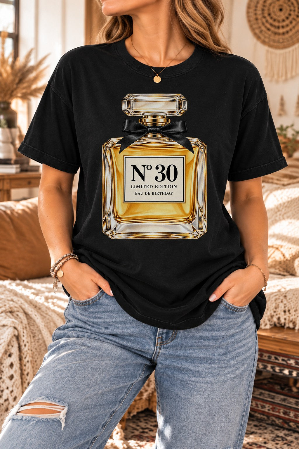 Camiseta de cumpleaños personalizable con motivo de perfume y edad a elegir - elegante camiseta de cumpleaños para mujer