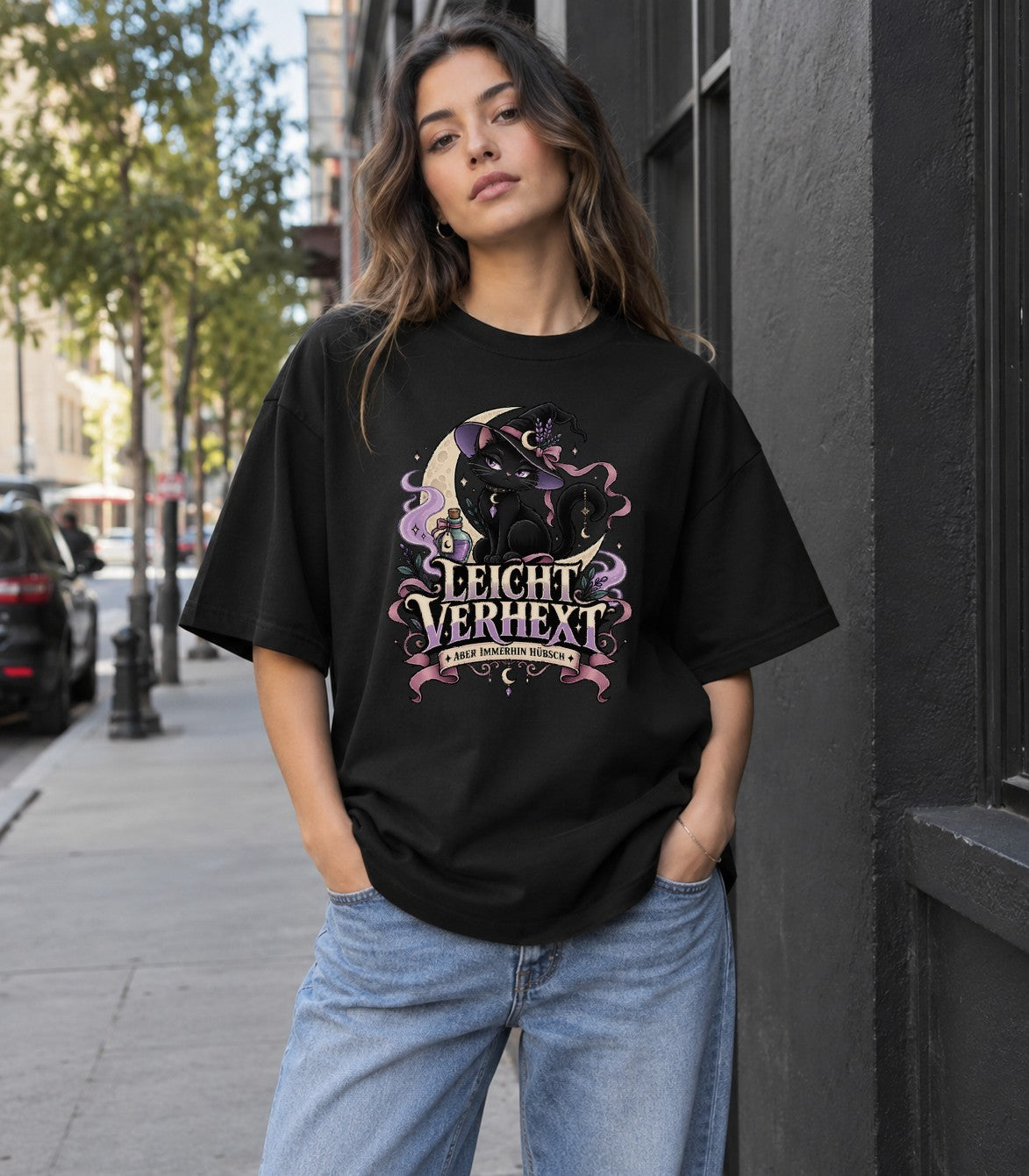 Leicht Verhext Aber Immerhin Hübsch T-Shirt Damen Oversized Hexe Katze Gothic Halloween Shirt