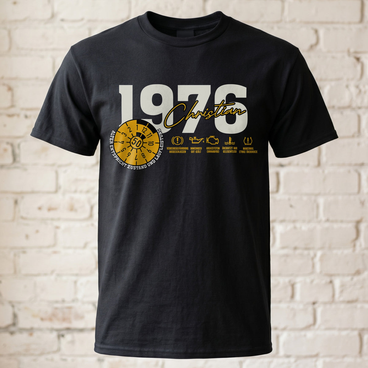"TÜV Plakette 50. Geburtstag" Personalisiertes T-Shirt mit Name & Baujahr 1976 – Lustiges Geschenk für Männer zum 50er
