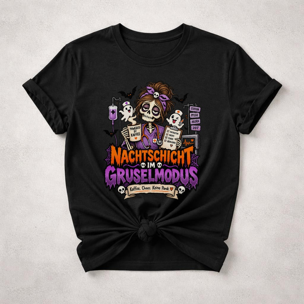 Nachtschicht im Gruselmodus T-Shirt Pflege Halloween Krankenschwester Shirt lustig Nachtdienst Kaffee Chaos