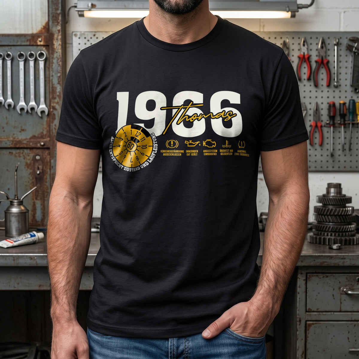"TÜV Baujahr" Personalisiertes T-Shirt zum Geburtstag – Wunschjahr & Alter – Lustiges Geschenk für Männer, Autofans & Sc