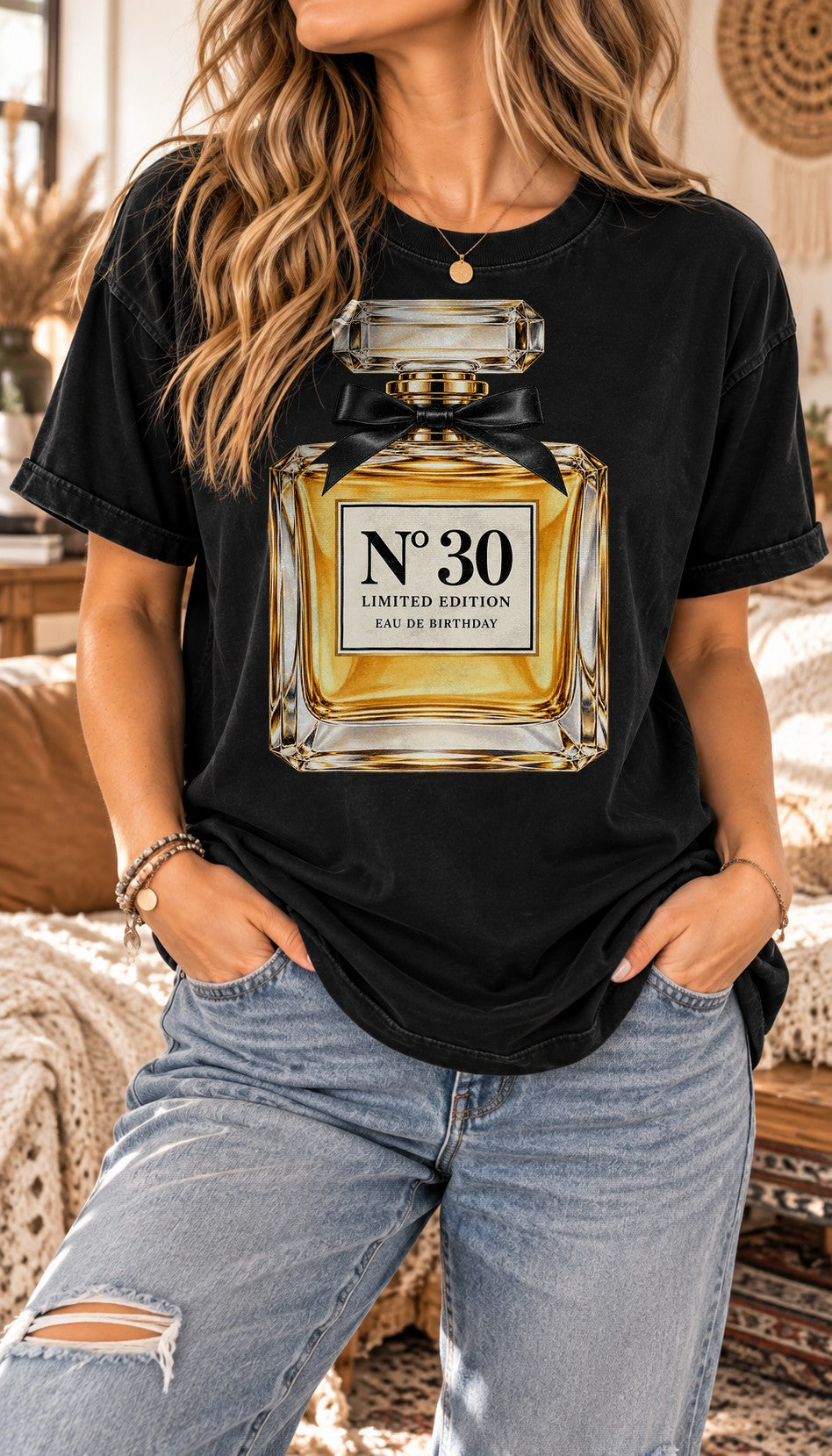 Camiseta de cumpleaños personalizable con motivo de perfume y edad a elegir - elegante camiseta de cumpleaños para mujer