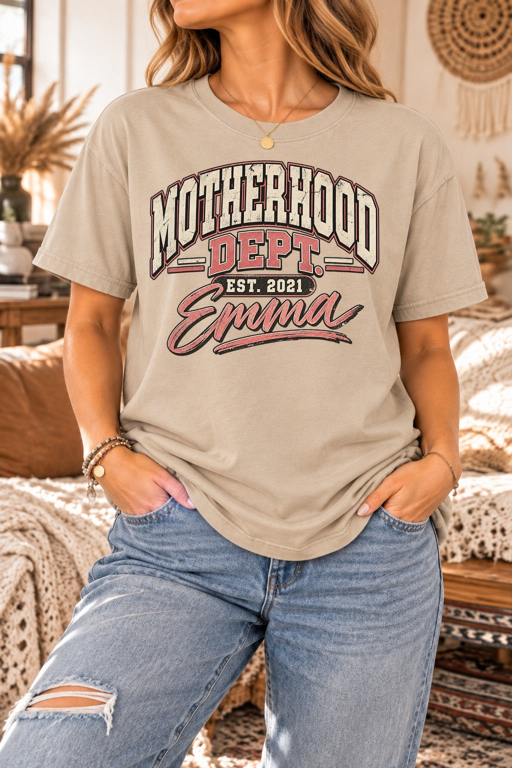 Personalisiert Motherhood Dept T-Shirt mit Namen & Wunschjahr, Mama Shirt Geschenk zur Geburt, Muttertag, Mom Tee Vintage