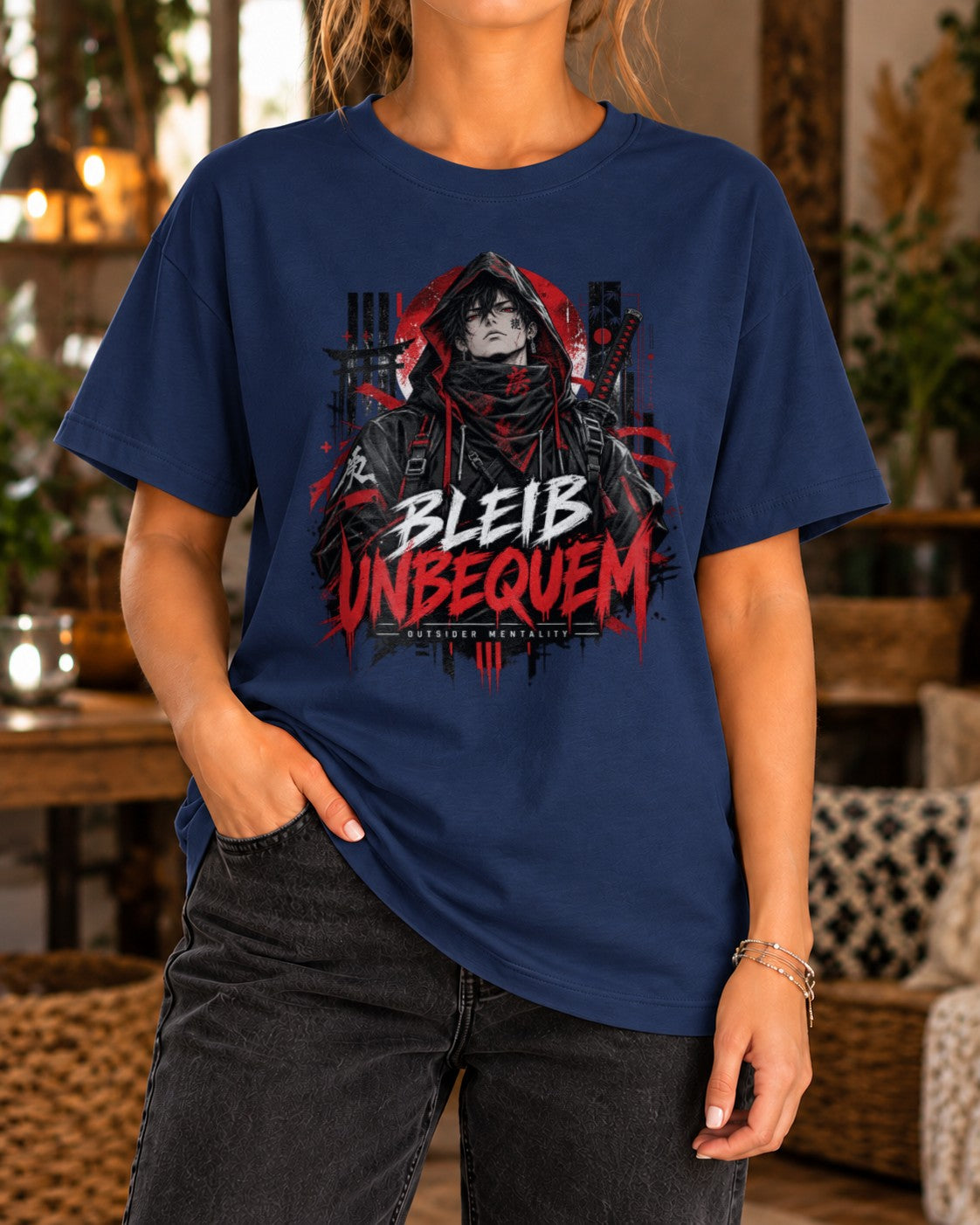 Bleib Unbequem T-Shirt Damen Oversized, Anime Streetwear Shirt, Washed Schwarz Graphic Tee, Outsider Mentality