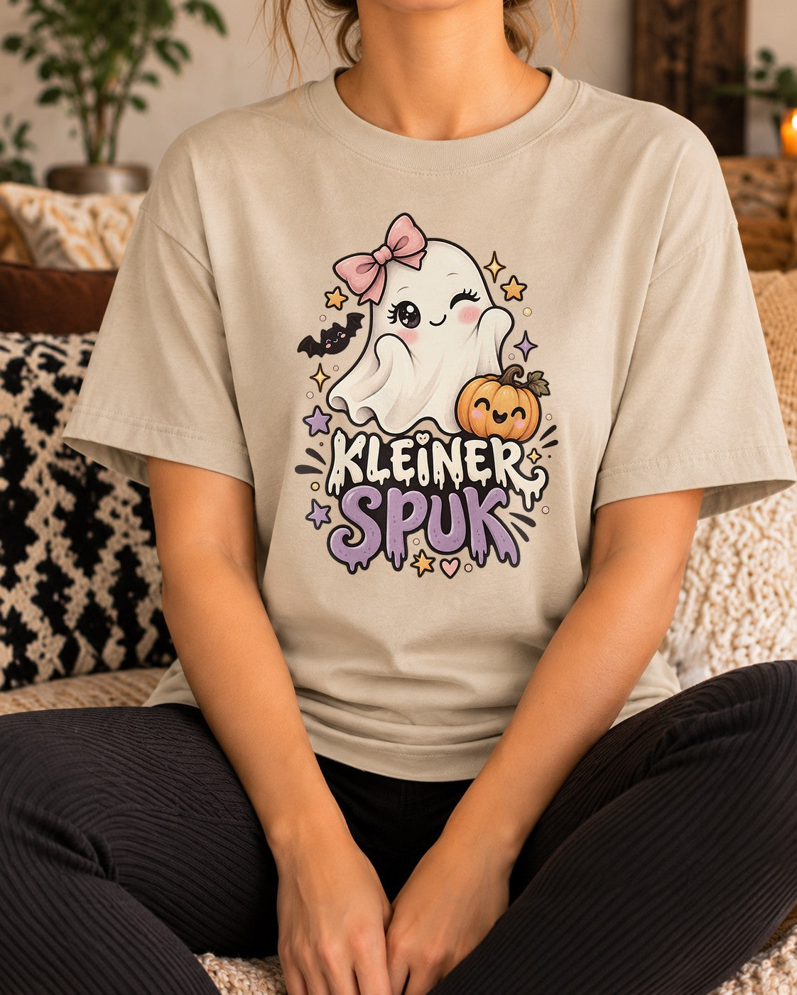 Kleiner Spuk Halloween T-Shirt Damen Cute Ghost Shirt Kawaii Kürbis Herbst Oversized Boho Gruselshirt Geschenk