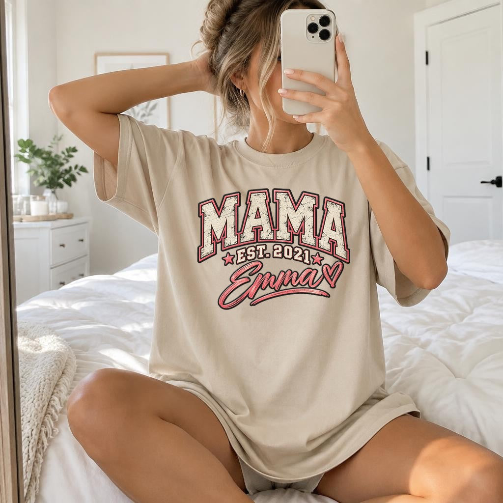 Personalisiert Mama T-Shirt mit Namen & Wunschjahr, Vintage College Shirt Damen, Geschenk für Mutter Geburtstag