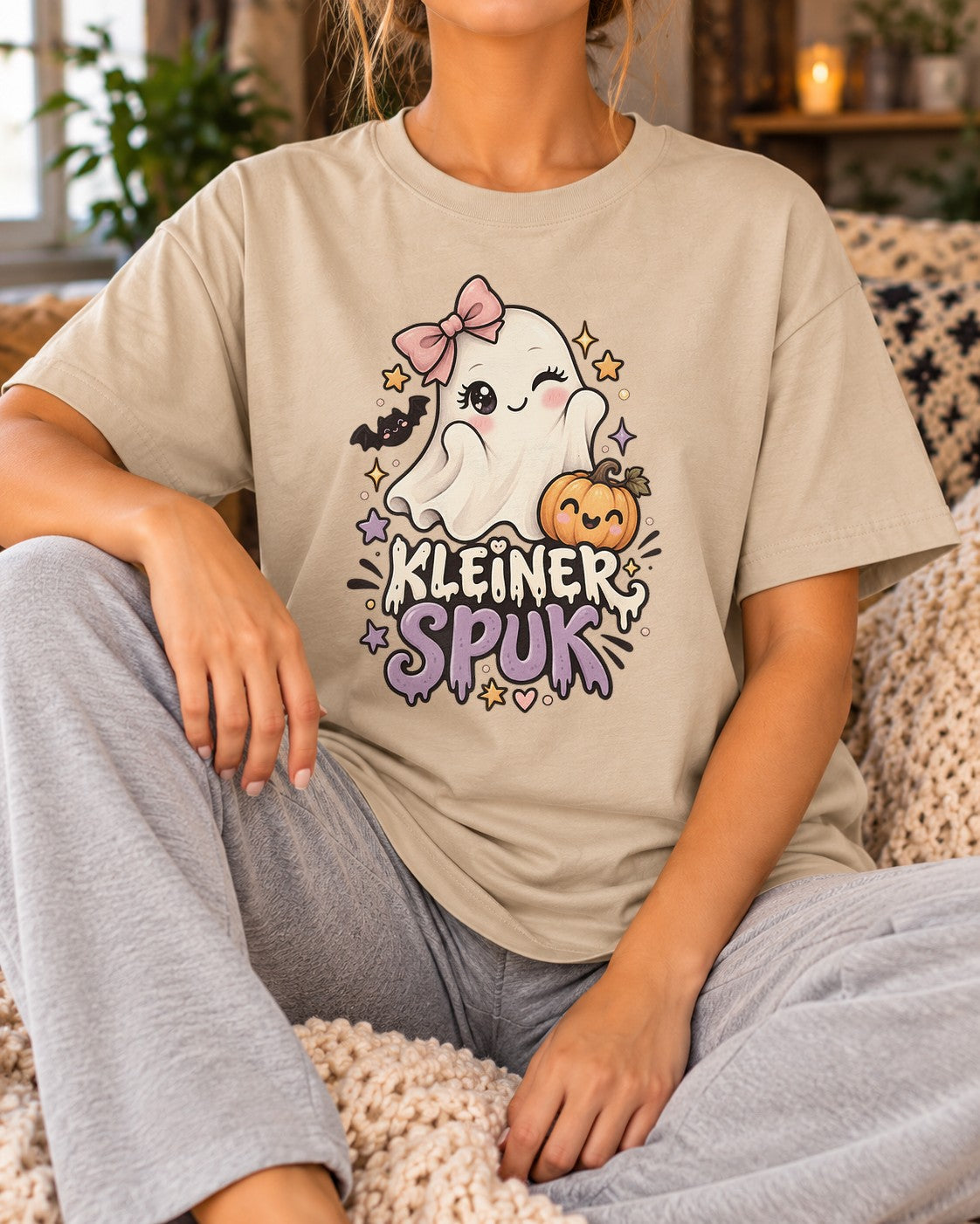 Kleiner Spuk Halloween T-Shirt Damen Cute Ghost Shirt Kawaii Kürbis Herbst Oversized Boho Gruselshirt Geschenk