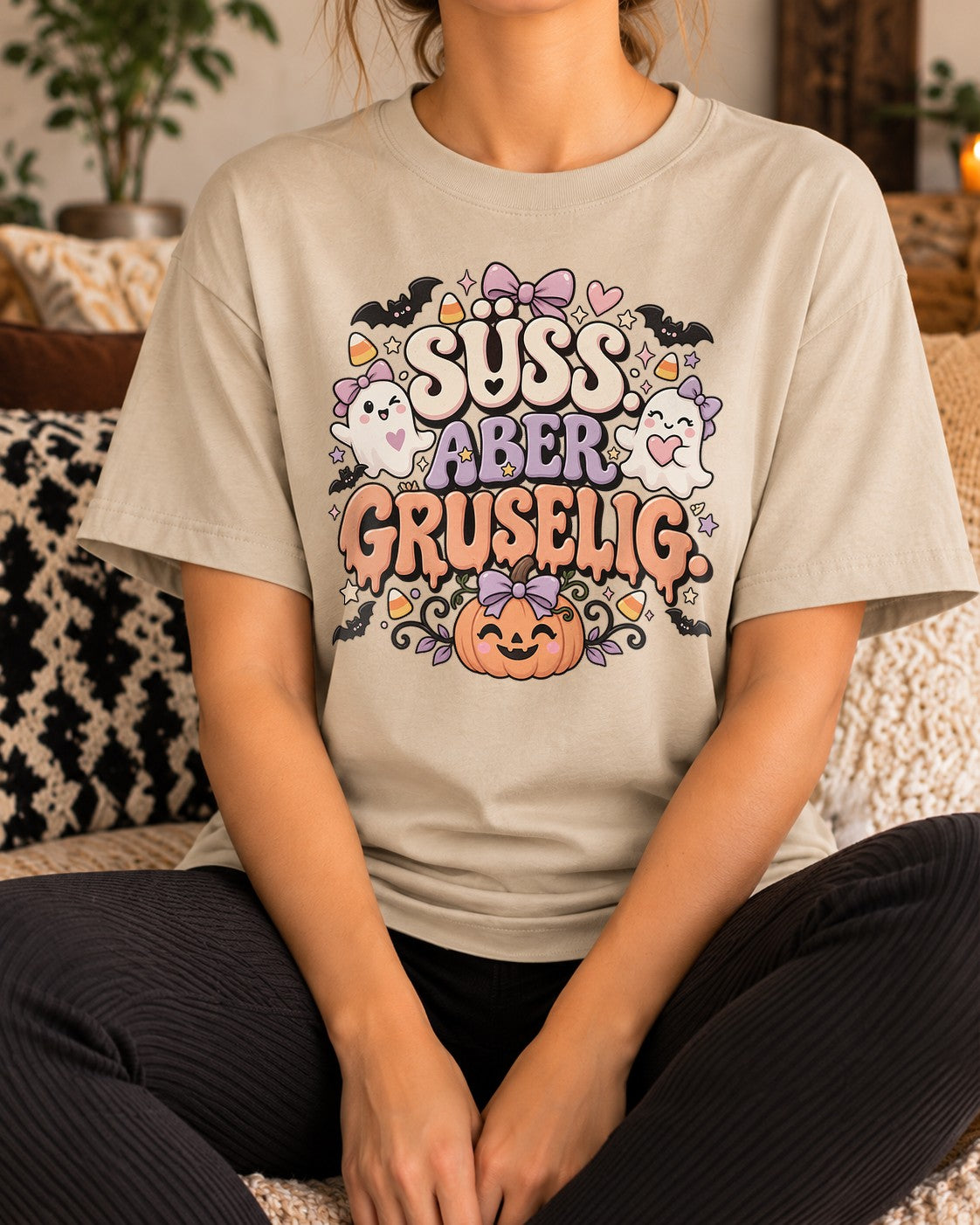 Süß aber gruselig Halloween T-Shirt Damen, Cute Ghost Shirt, Spooky Season Shirt mit Kürbis, Oversized Herbstoberteil
