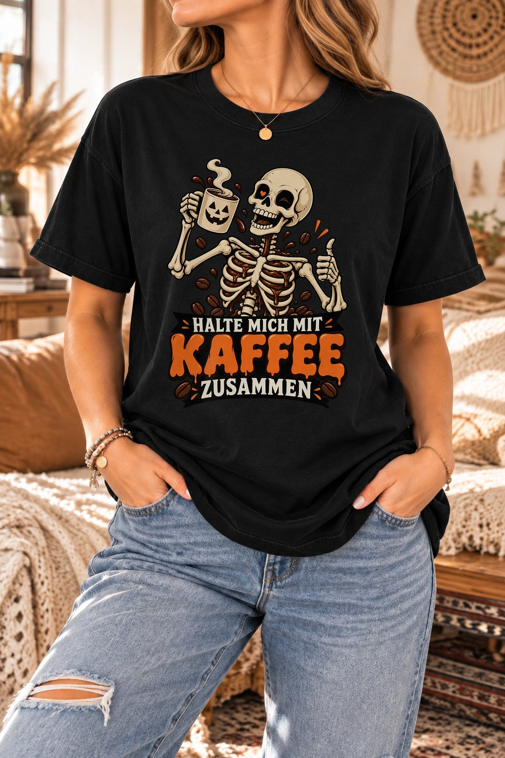 Halte Mich Mit Kaffee Zusammen T-Shirt Damen, Skelett Kaffee Shirt, Lustiges Halloween Funshirt, Oversized Gothic Tee