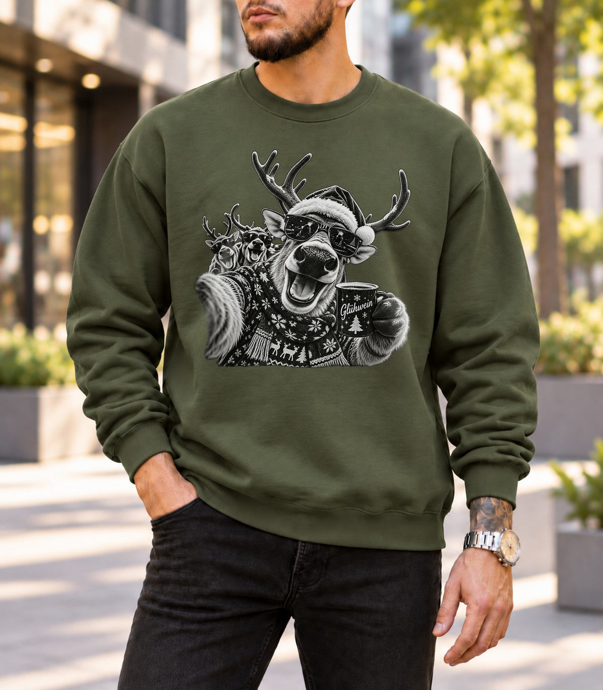 Lustiges Weihnachts Rentier Sweatshirt mit Glühwein – cooles Winter Motiv mit Sonnenbrille für Damen und Herren