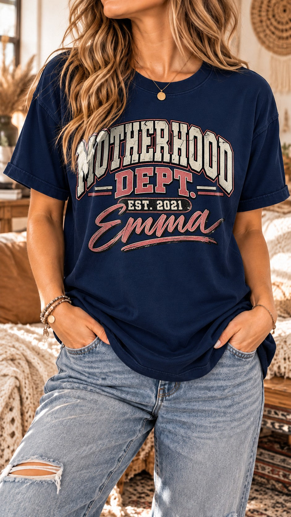Personalisiert Motherhood Dept T-Shirt mit Namen & Wunschjahr, Mama Shirt Geschenk zur Geburt, Muttertag, Mom Tee Vintage