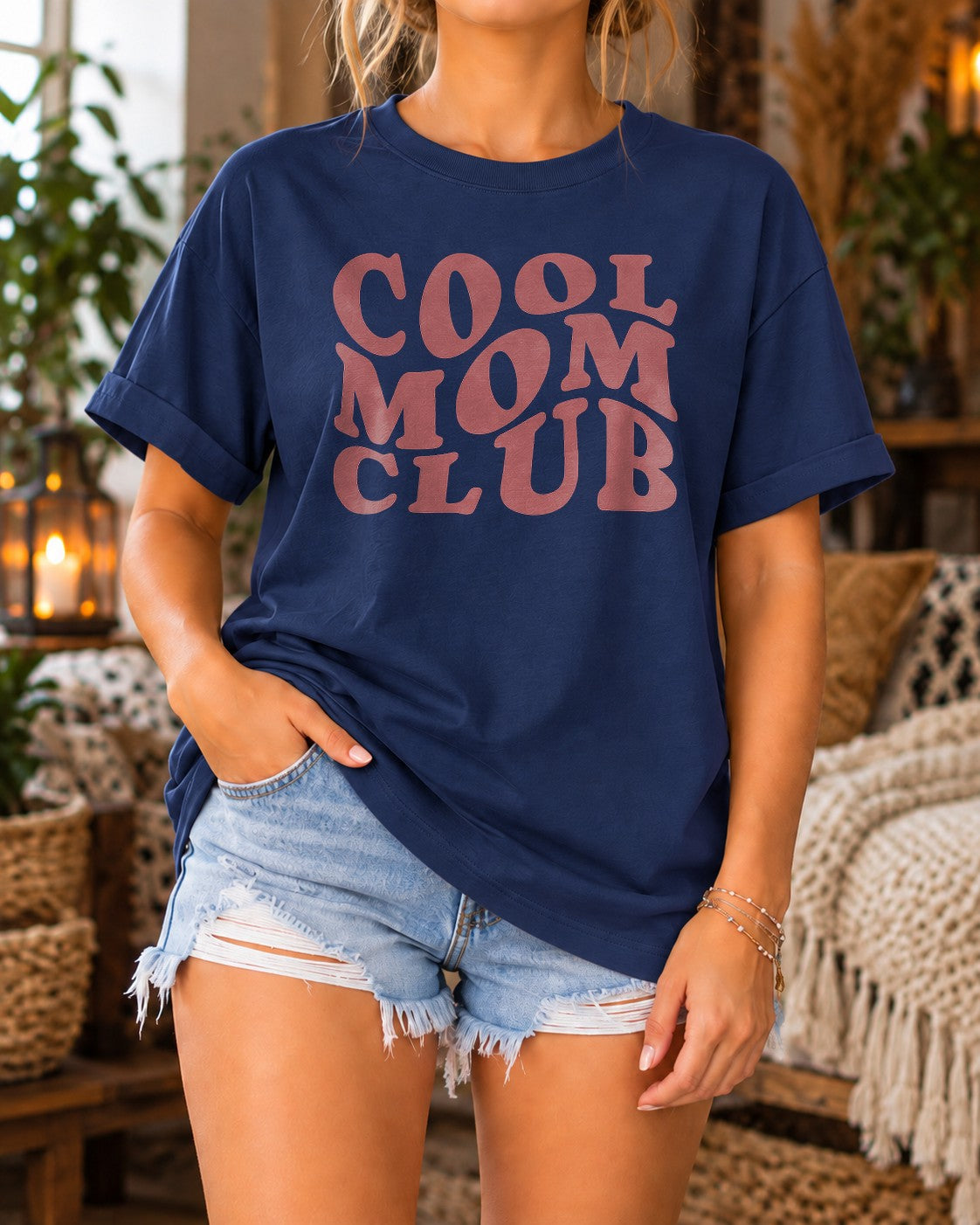 Cool Mom Club T-Shirt in Schwarz – Minimalistisches Statement Shirt für Mamas