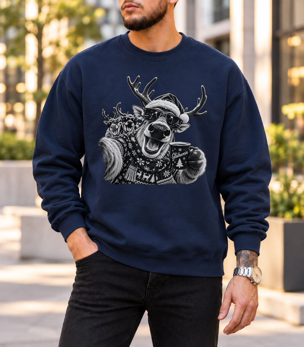 Lustiges Weihnachts Rentier Sweatshirt mit Glühwein – cooles Winter Motiv mit Sonnenbrille für Damen und Herren