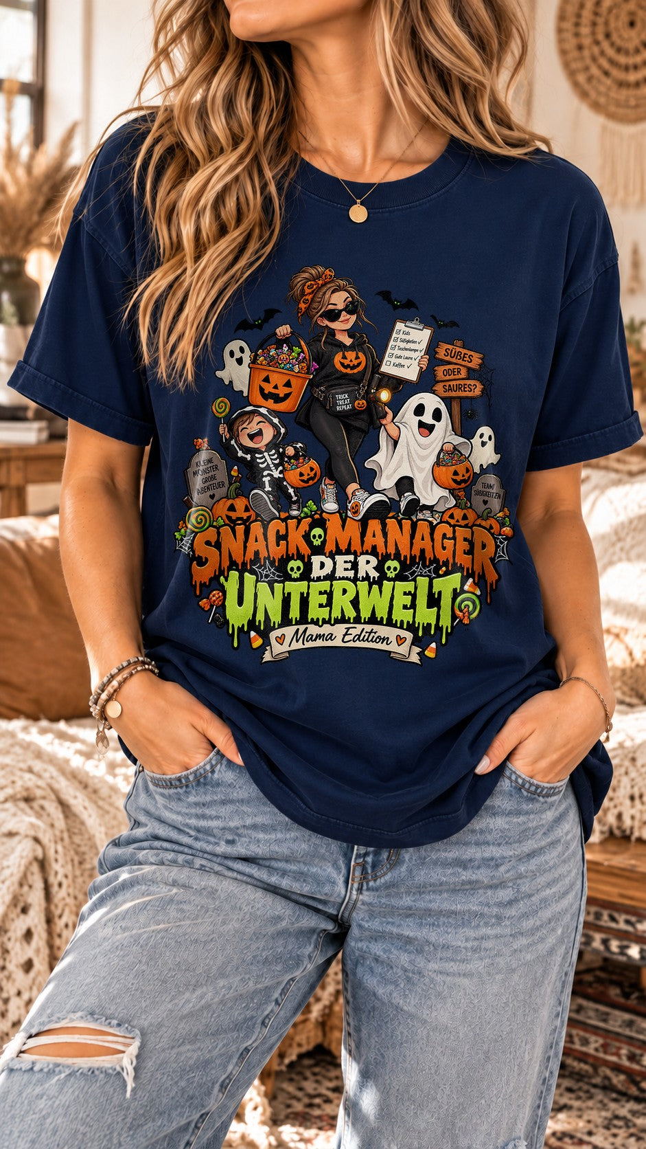 Snack Manager der Unterwelt Mama Edition T-Shirt, Halloween Mama Shirt, Lustiges Herbst Shirt Damen Oversized