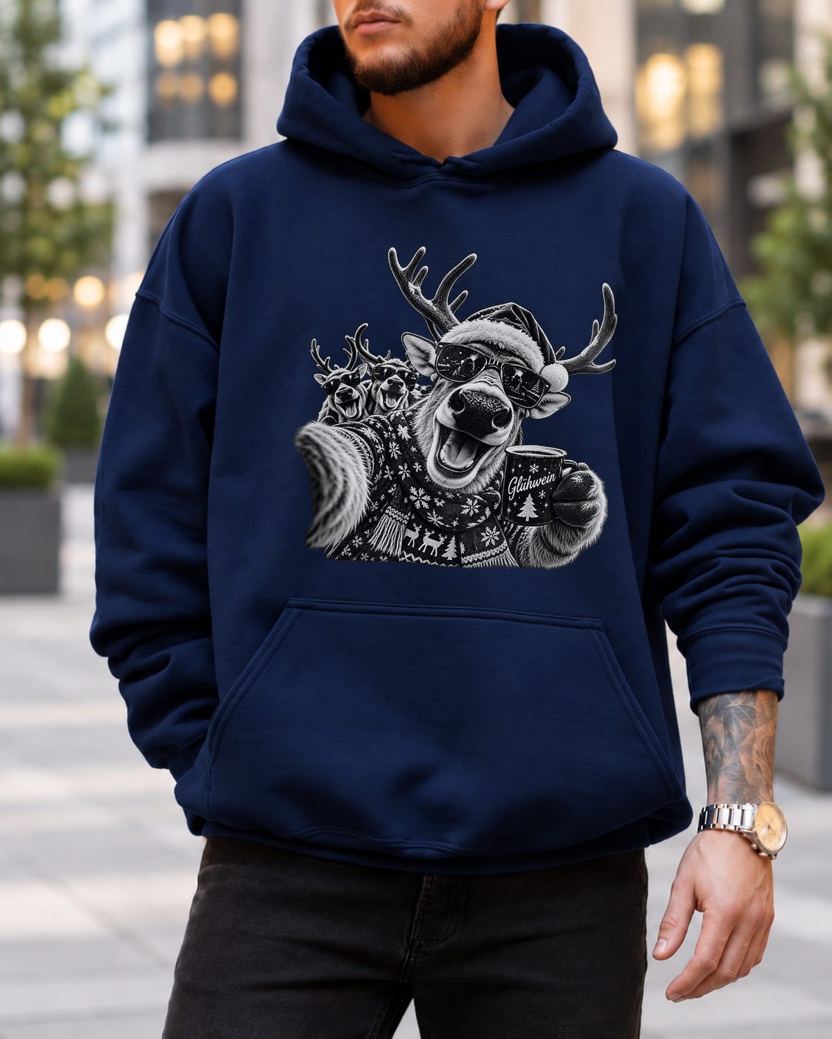 Glühwein Rentier Hoodie mit Santa-Mütze und Sonnenbrille – lustiges Weihnachtsmotiv im Selfie-Look