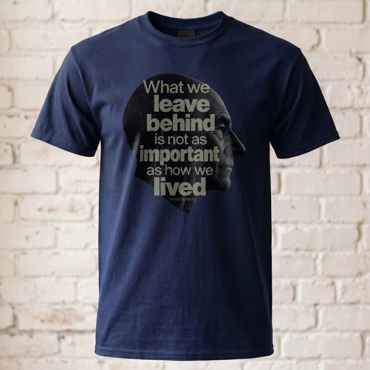 Philosophisches Portrait T-Shirt mit Zitat Print in Schwarz – modernes Unisex Statement Shirt