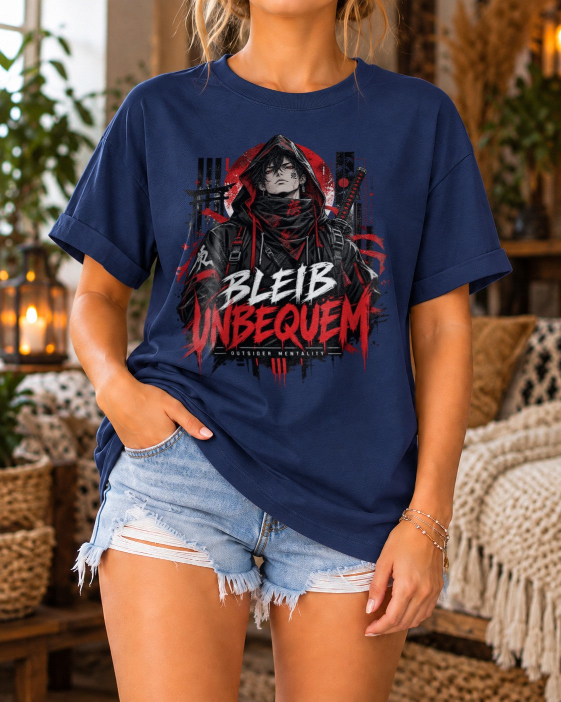 Bleib Unbequem T-Shirt Damen Oversized, Anime Streetwear Shirt, Washed Schwarz Graphic Tee, Outsider Mentality