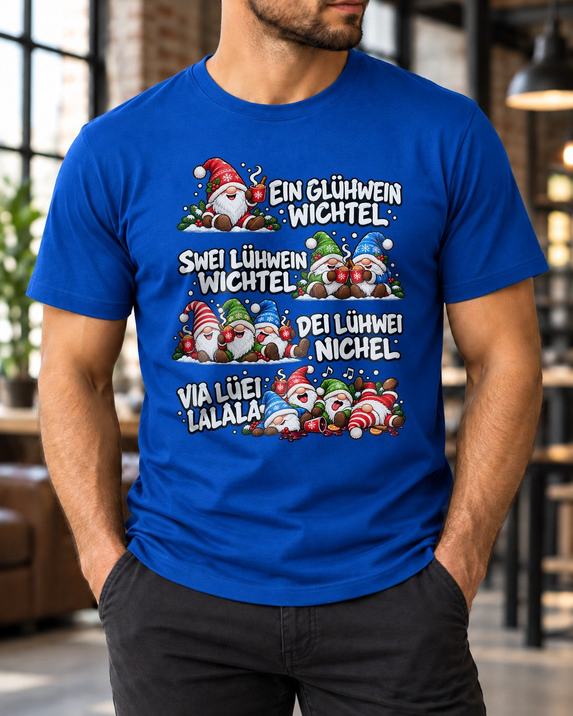 Ein Glühwein Wichtel Damen T-Shirt mit lustigem Weihnachtsmarkt Spruch und süßem Wichtel Motiv