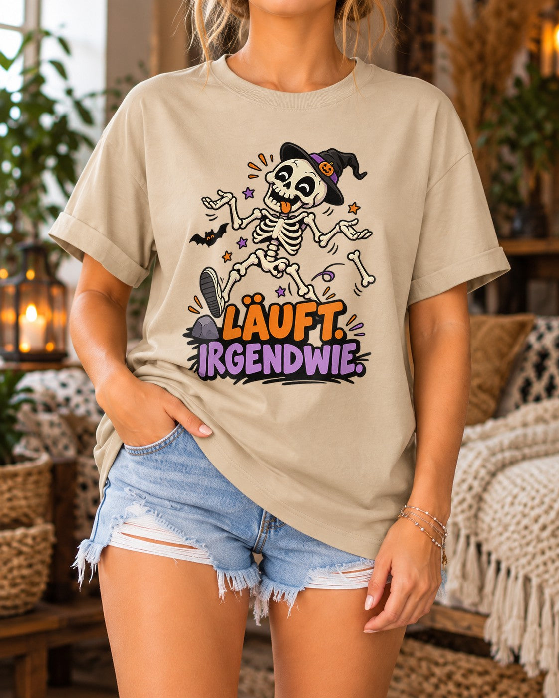 Halloween Skelett T-Shirt Damen Lustig Läuft Irgendwie Spruchshirt Hexenhut Herbst Oversized Gothic Funshirt