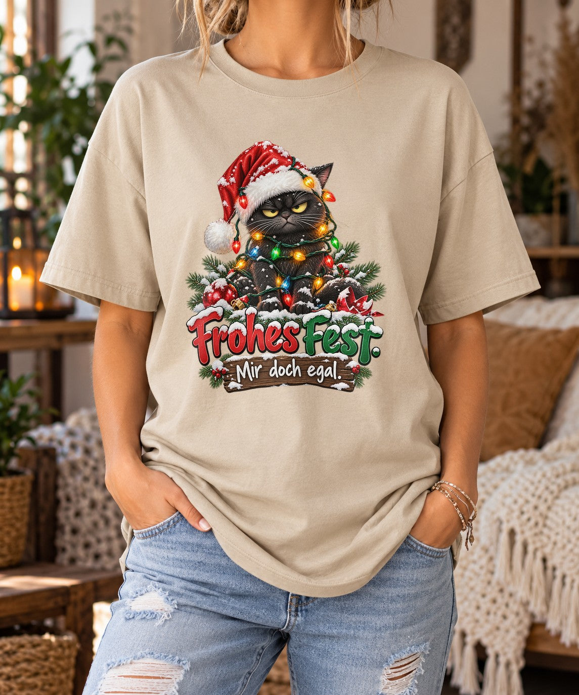 Frohes Fest Mir doch egal Katzen T-Shirt Damen - Lustiges Weihnachtsshirt mit grimmiger Katze und Lichterkette