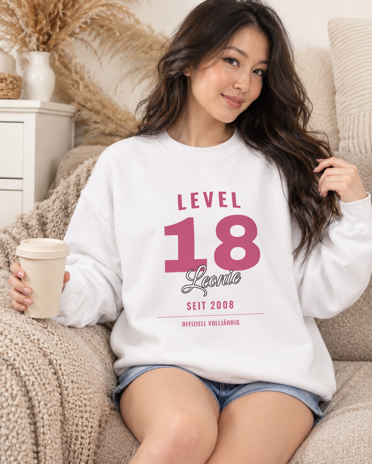 Personalisierter Birthday Pullover mit Namen und Wunschjahr – Level Style Sweatshirt offiziell volljährig zum Geburtstag
